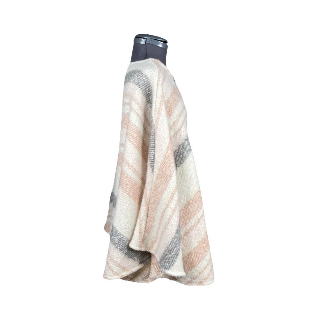 LC Lauren Conrad Shawl - Picture 2 of 14